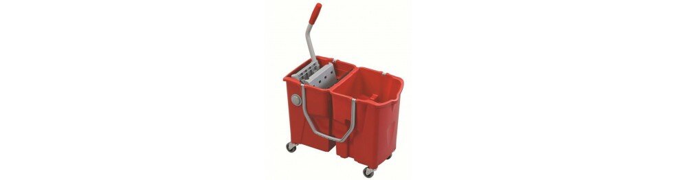 Chariots de ménage et lavage